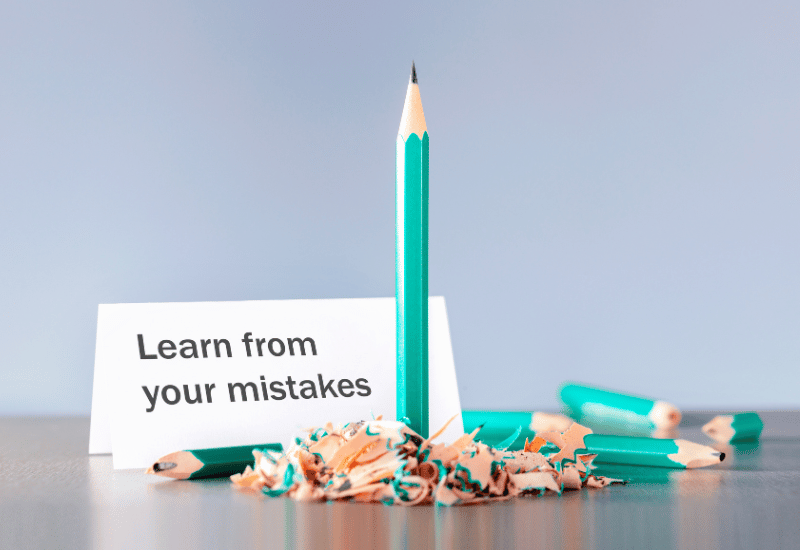 Rút ra bài học từ các sai lầm