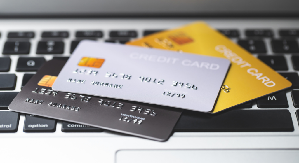 Hạn chế dùng thẻ tín dụng để chi tiêu có kế hoạch