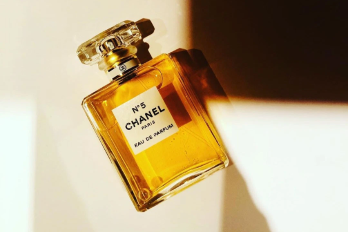 CHANEL N°5 - Nước hoa mang hương thơm của người phụ nữ, một sản phẩm mang tính cách mạng