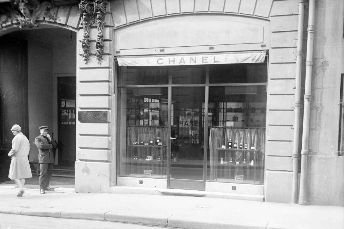 Gabrielle Chanel mua lại tòa nhà số 31 đường Cambon