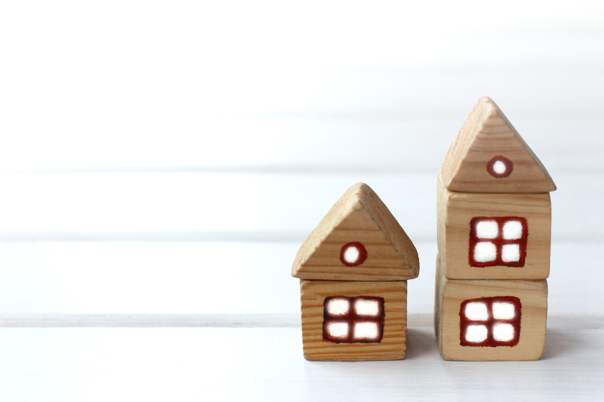 Tìm hiểu giá của các ngôi nhà xung quanh đã và đang được bán để xác định giá trị ngôi nhà của bạn