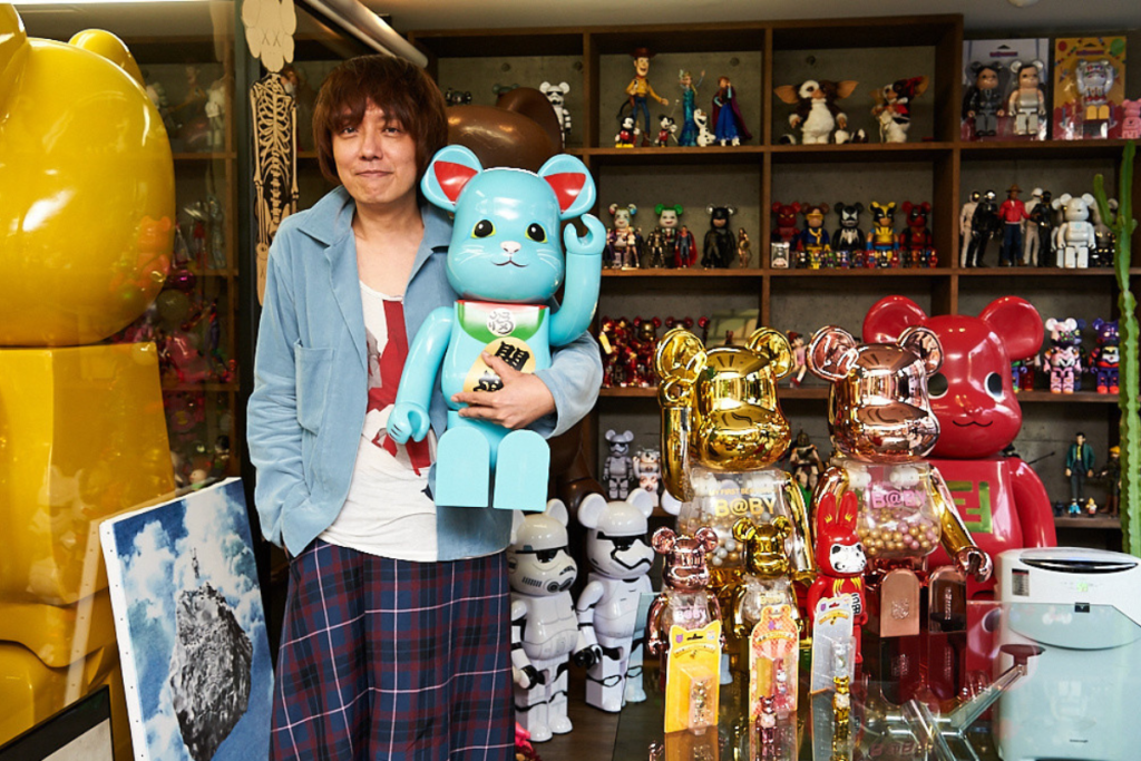 Tatsuhiko Akashi - người sáng lập công ty Medicom Toy tại Nhật Bản