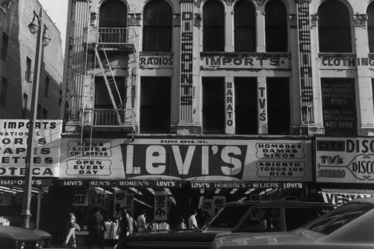 Một cửa hàng Levi's ở Los Angeles năm 1975.